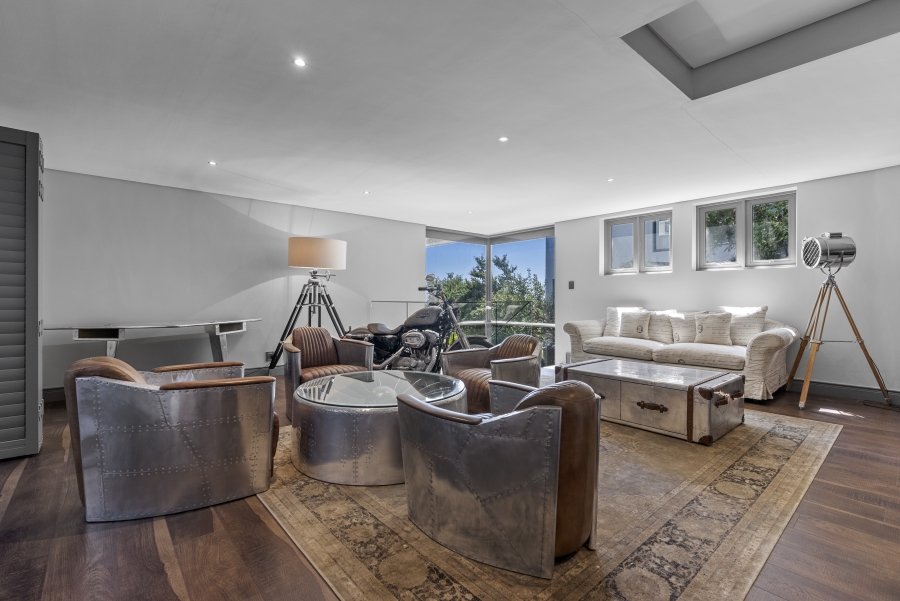 To Let 6 Bedroom Property for Rent in Bakoven Western Cape